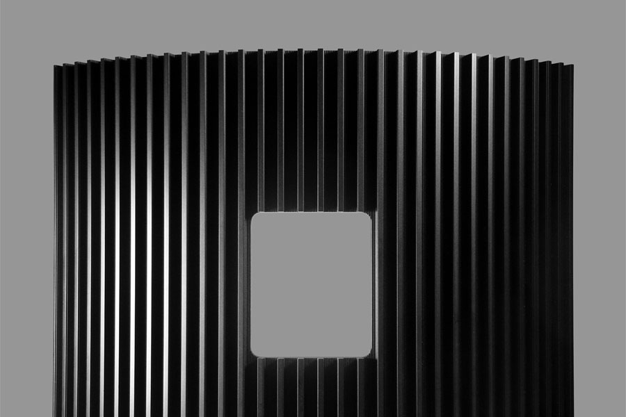 Kühlkörper aus Aluminiumprofil schwarz eloxiert