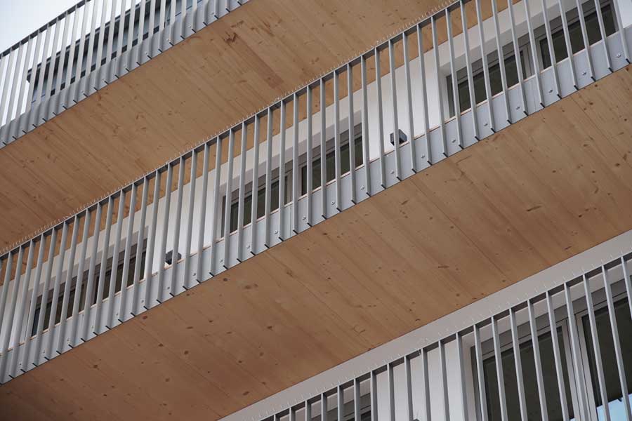 Eloxal E6 EV2, GRANODAL® C-71, E5 S-120-2 Bronzefarbene Bildfassade in Eloxal E6 C32