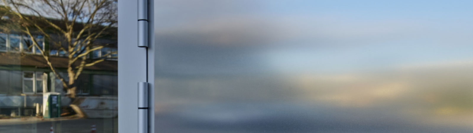 brioxAL® hochglänzende Fassadenbleche, silber eloxiert