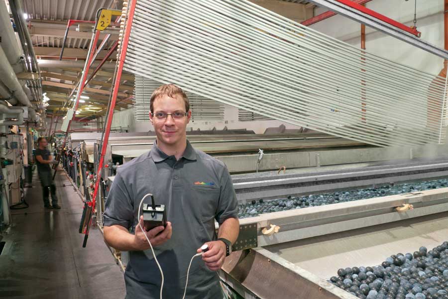 Anodisieren in der Eloxalanlage mit Eloxalbad