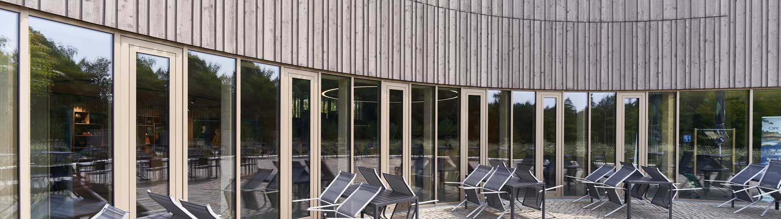 DURA®xal Pulverbeschichtung für Alu- Glasfassade