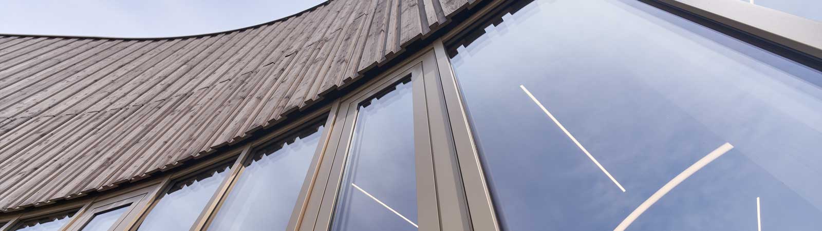 DURA®xal Pulverbeschichtung für Alu- Glasfassade