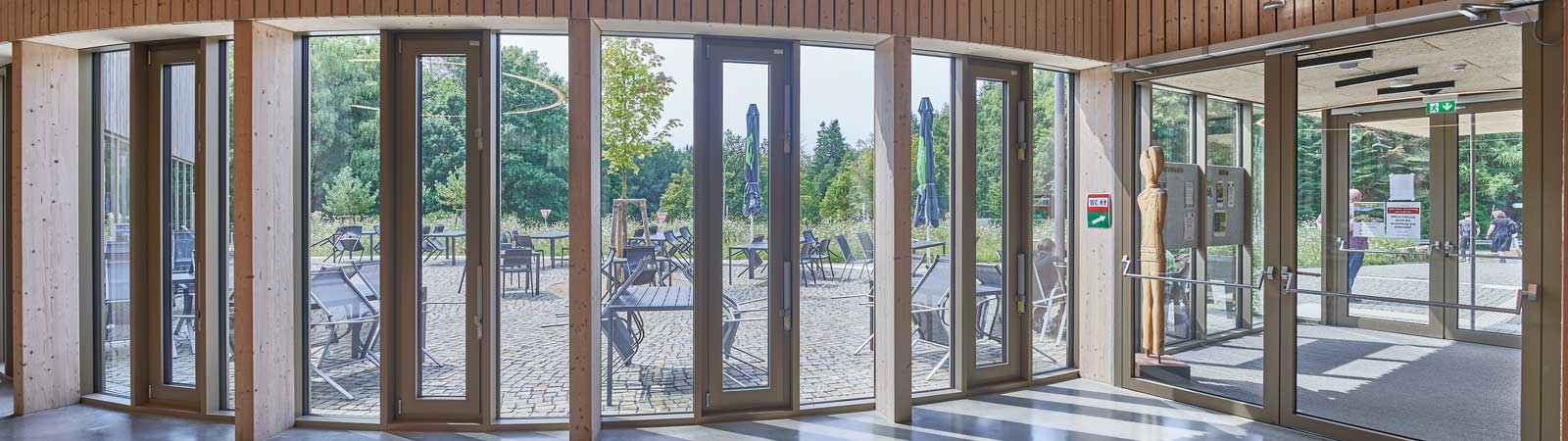 DURA®xal Pulverbeschichtung für Alu- Glasfassade