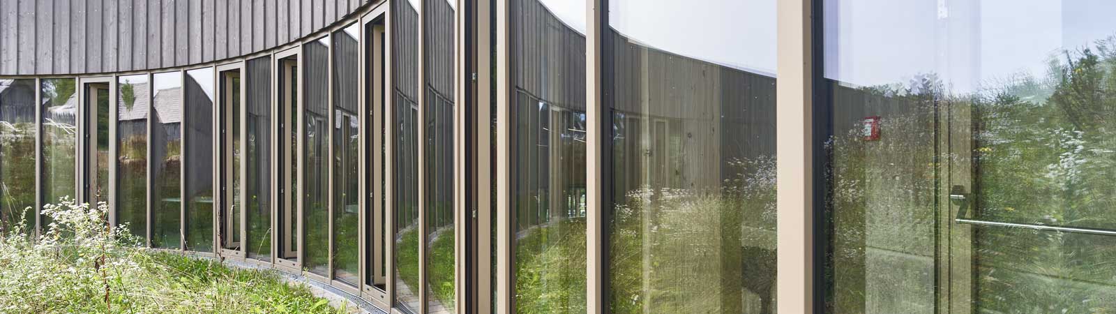DURA®xal Pulverbeschichtung für Alu- Glasfassade